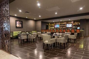 هتل Wyndham Garden Westlake