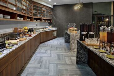 Doubletree By Hilton Hotel Arlington Dfw South