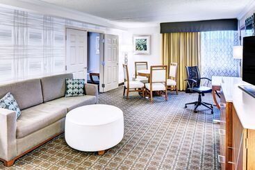 هتل Doubletree By Hilton Madison Downtown