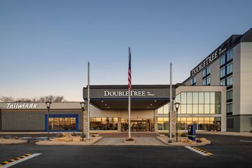 هتل Doubletree By Hilton Madison East