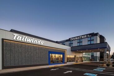هتل Doubletree By Hilton Madison East