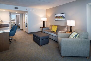 هتل Doubletree By Hilton Madison East
