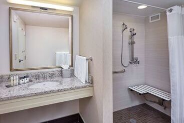 هتل Doubletree By Hilton Washington Dc   Crystal City