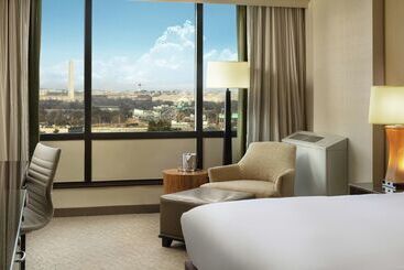 هتل Doubletree By Hilton Washington Dc   Crystal City