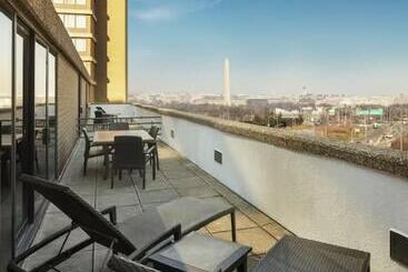 هتل Doubletree By Hilton Washington Dc Crystal City