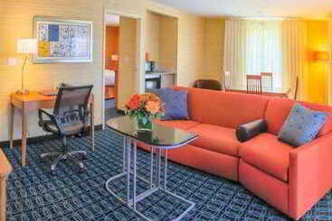 هتل Fairfield Inn And Suites By Marriott San Jose Airport