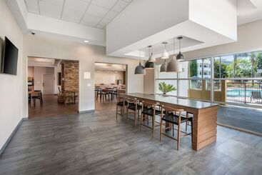 هتل Fairfield Inn And Suites By Marriott San Jose Airport