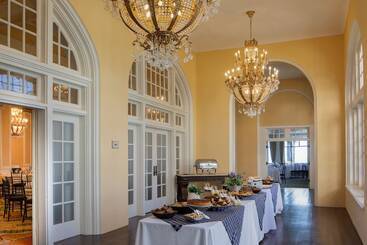 هتل Grand Galvez Resort, Autograph Collection