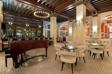 هتل Grand Galvez Resort, Autograph Collection
