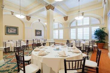 هتل Grand Galvez Resort, Autograph Collection