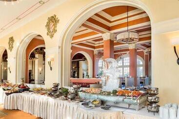 هتل Grand Galvez Resort, Autograph Collection