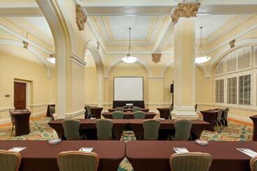 هتل Grand Galvez Resort, Autograph Collection
