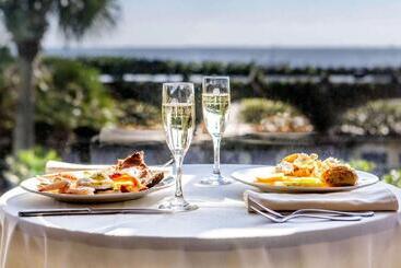 هتل Grand Galvez Resort, Autograph Collection