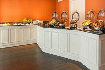 هتل Grand Galvez Resort, Autograph Collection