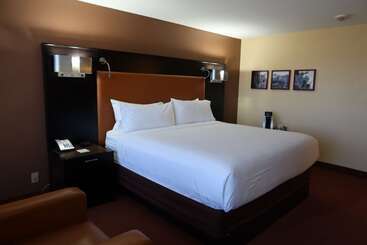 Greentree Hotel Phoenix West