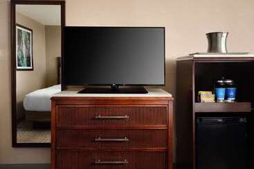 هتل Hilton Fort Collins