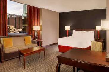 هتل Hilton Fort Worth