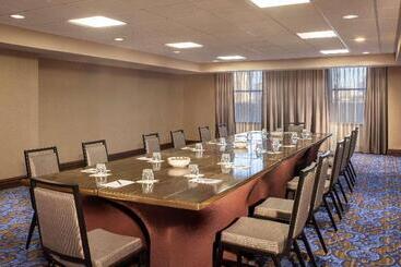 هتل Hilton Fort Worth