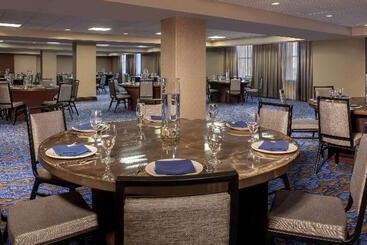هتل Hilton Fort Worth