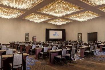 هتل Hilton Fort Worth