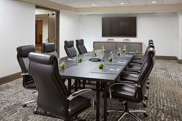 هتل Hilton Houston Plaza/medical Center