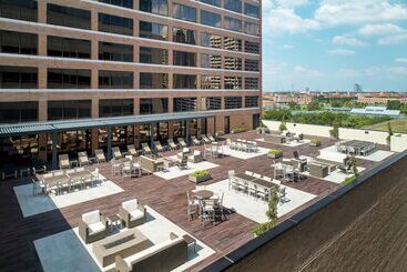 هتل Hilton Houston Plaza/medical Center