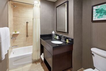 هتل Hilton Houston Plaza/medical Center