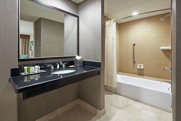 هتل Hilton Houston Plaza/medical Center