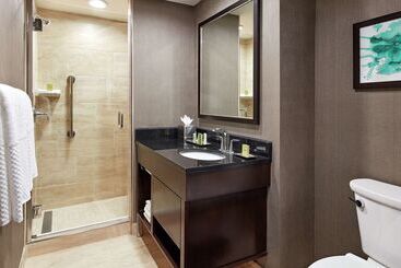 هتل Hilton Houston Plaza/medical Center