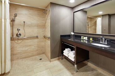 هتل Hilton Houston Plaza/medical Center