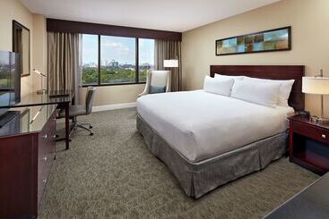 هتل Hilton Houston Plaza/medical Center