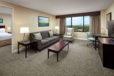 هتل Hilton Houston Plaza/medical Center