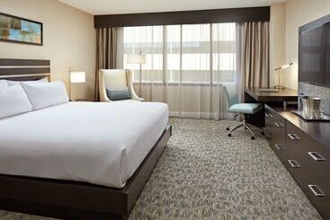 هتل Hilton Houston Plaza/medical Center