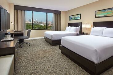 هتل Hilton Houston Plaza/medical Center