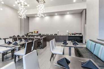 هتل Hilton Houston Plaza/medical Center