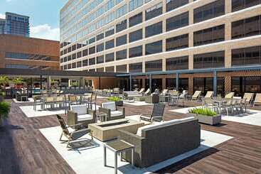 هتل Hilton Houston Plaza/medical Center