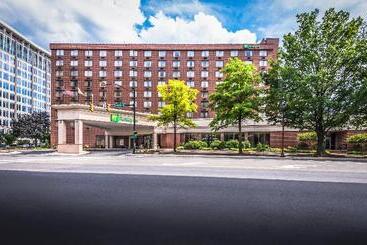 هتل Holiday Inn Arlington At Ballston, An Ihg