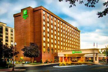 هتل Holiday Inn Arlington At Ballston, An Ihg