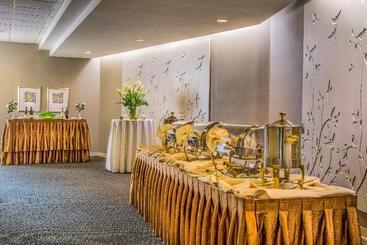 هتل Holiday Inn Arlington At Ballston, An Ihg