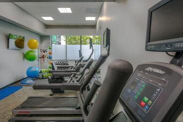 هتل Holiday Inn Arlington At Ballston, An Ihg