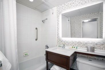 هتل Holiday Inn Binghamton Downtown Hawley Street, An Ihg
