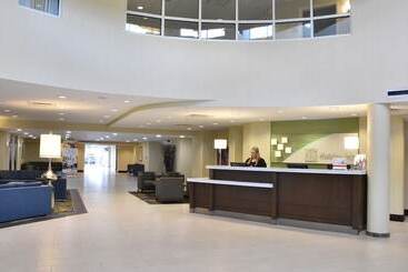 هتل Holiday Inn Canton Belden Village, An Ihg
