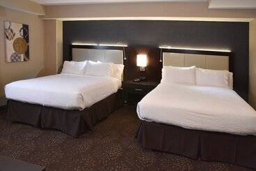 هتل Holiday Inn Canton Belden Village, An Ihg