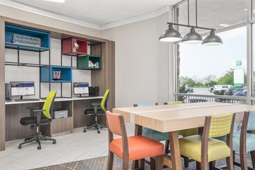 هتل Holiday Inn Charleston Riverview, An Ihg