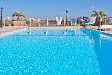 هتل Holiday Inn Charleston Riverview, An Ihg