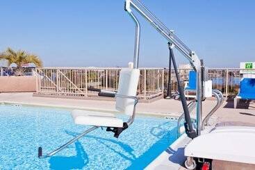 هتل Holiday Inn Charleston Riverview, An Ihg
