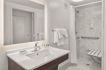 هتل Holiday Inn Charleston Riverview, An Ihg