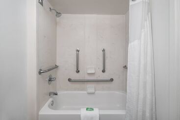 هتل Holiday Inn Charleston Riverview, An Ihg