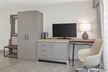 هتل Holiday Inn Charleston Riverview, An Ihg