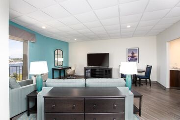 هتل Holiday Inn Charleston Riverview, An Ihg